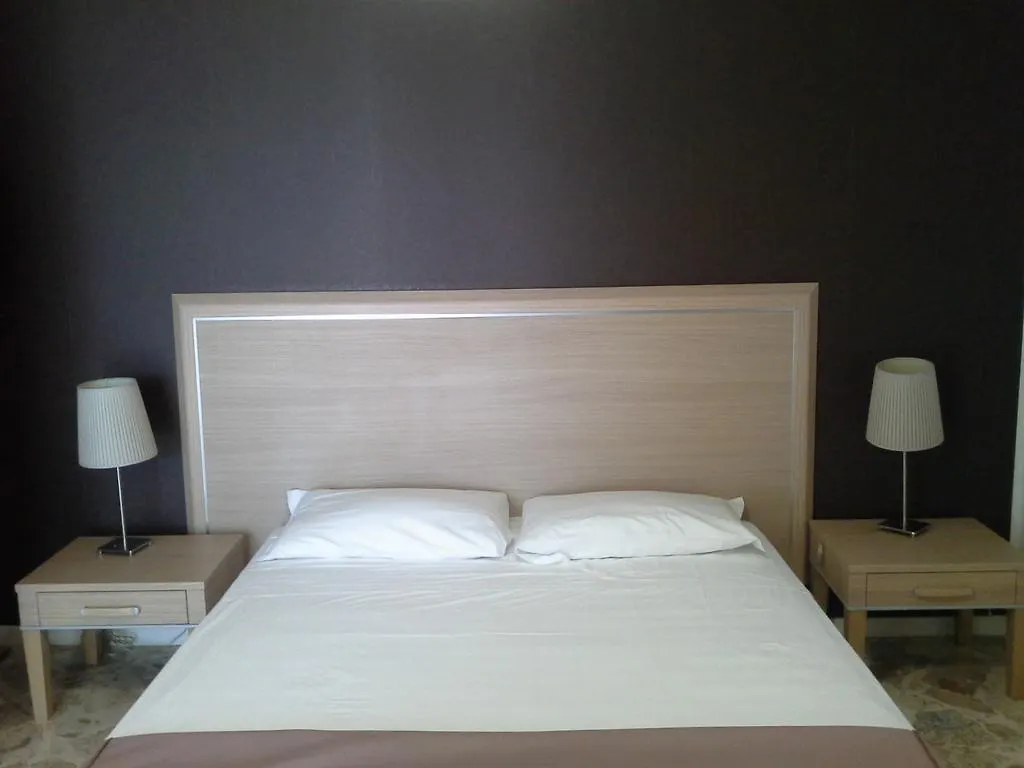 Villa Del Mar Bari 2*,
